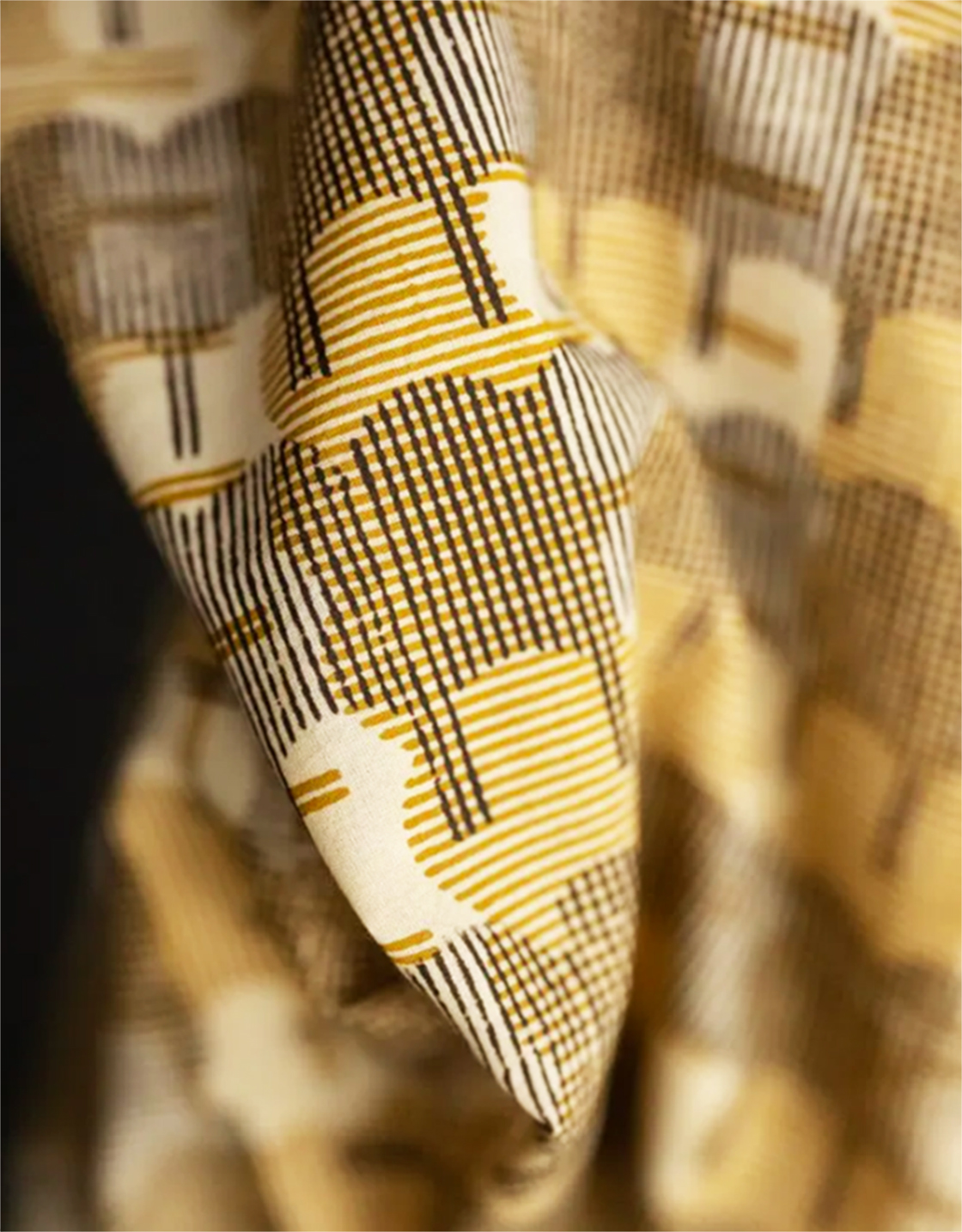 woodprint fabric_5_0825_cinnoberbookshop.dk